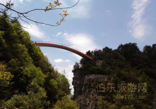 神農(nóng)架天生橋